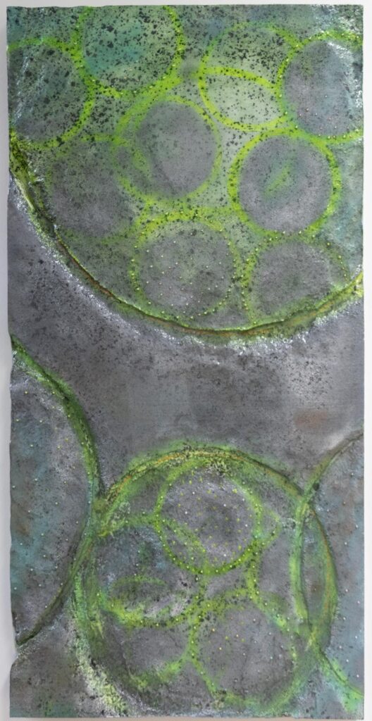 Algen I , 2024 100 x 220 x 10 cm , polyurethaan, acryl, houtskool, epoxy