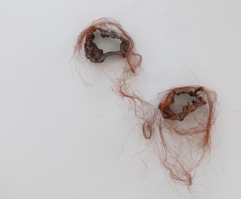 Rakelings Nabij I , 2024 120x 120 cm , brons, koper