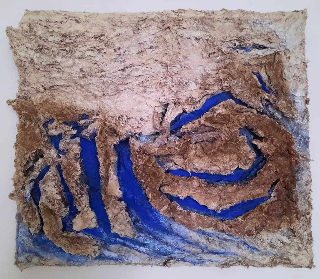 Recources II, 2021 125 x 125 x 8 cm , wol, gelatine, calcium, aluin, pigment, hout